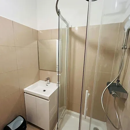 Le Spacieux Couturier Calme Gare Centre Reims